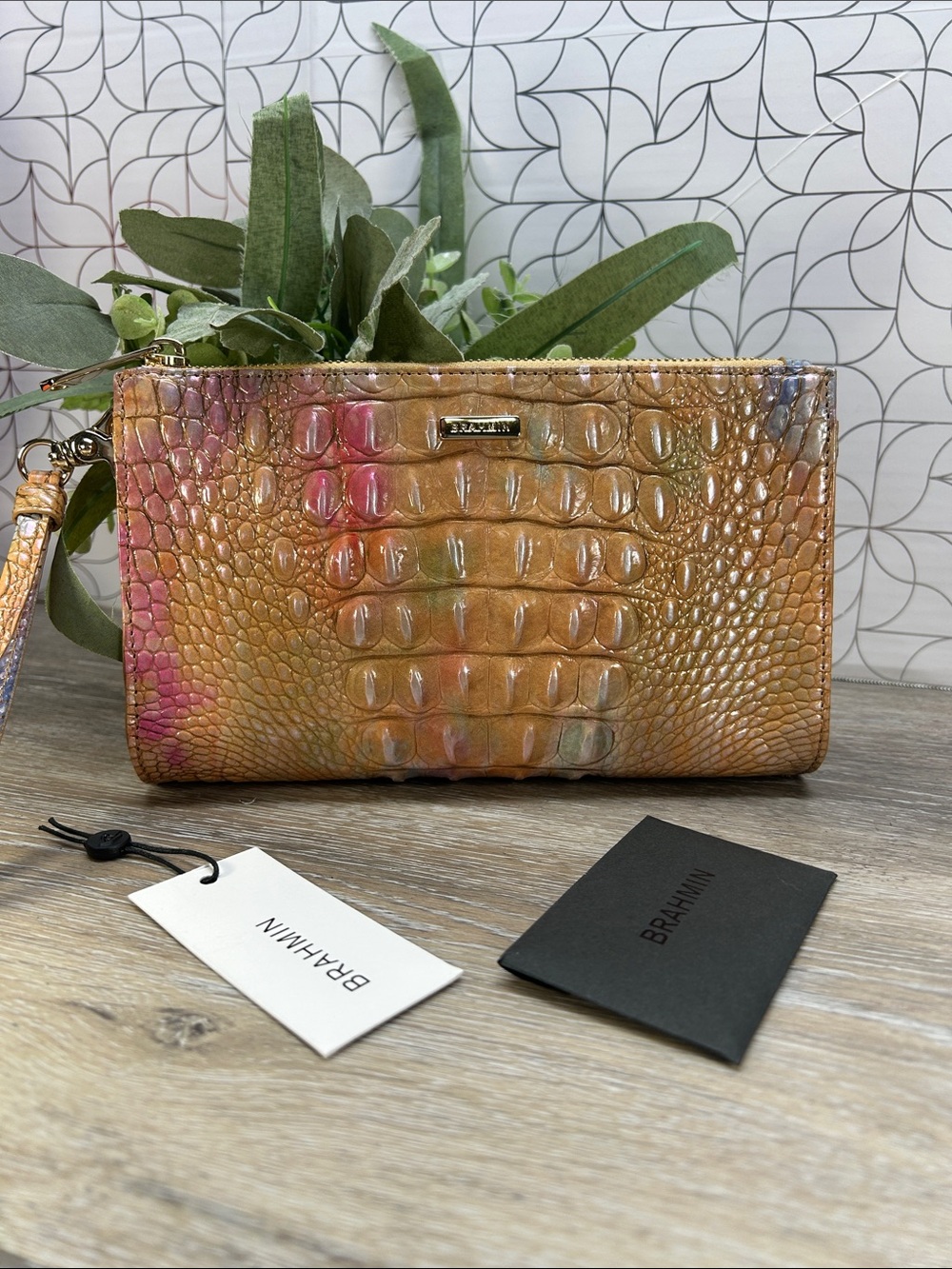Brahmin Daisy Courage Melbourne Leather Wristlet with Gold Hardware 2185655876